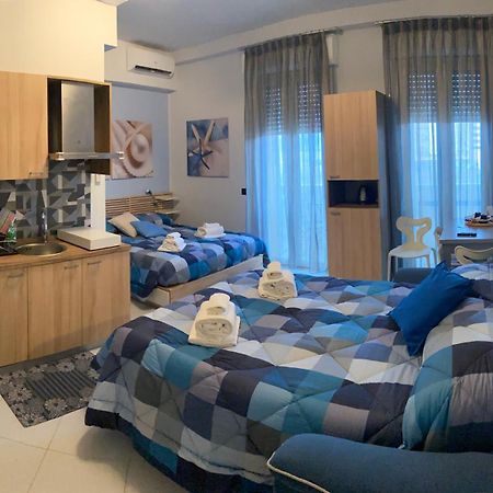 B E B Le Terrazze Sul Mare Bed & Breakfast Катандзаро Екстериор снимка