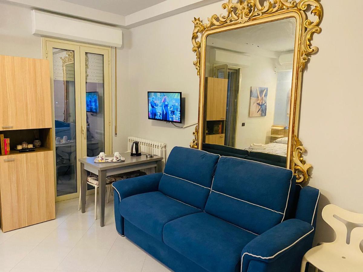 B E B Le Terrazze Sul Mare Bed & Breakfast Катандзаро Екстериор снимка