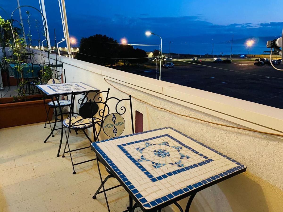 B E B Le Terrazze Sul Mare Bed & Breakfast Катандзаро Екстериор снимка