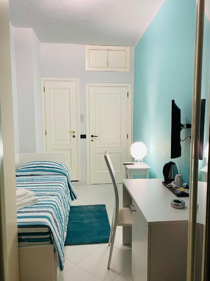 B E B Le Terrazze Sul Mare Bed & Breakfast Катандзаро Екстериор снимка