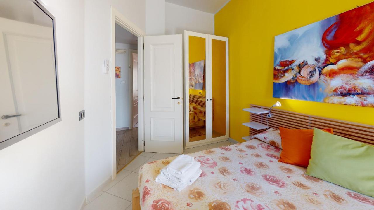 B E B Le Terrazze Sul Mare Bed & Breakfast Катандзаро Екстериор снимка