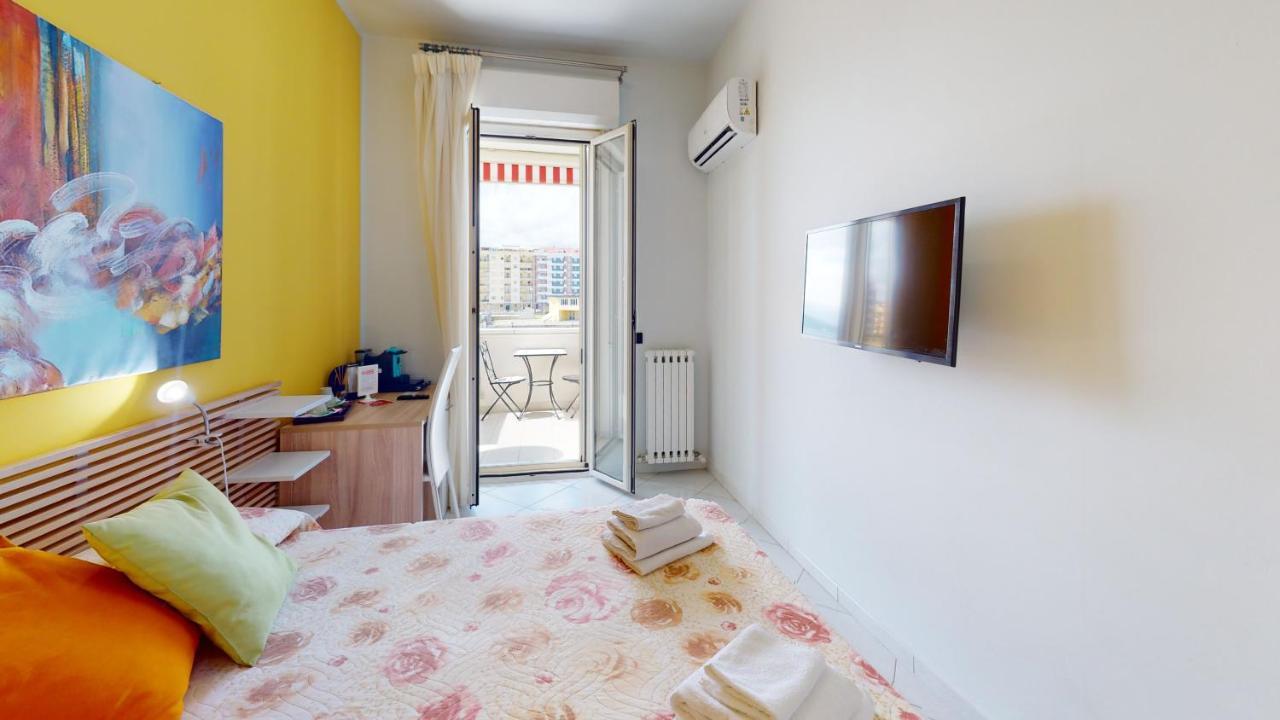 B E B Le Terrazze Sul Mare Bed & Breakfast Катандзаро Екстериор снимка