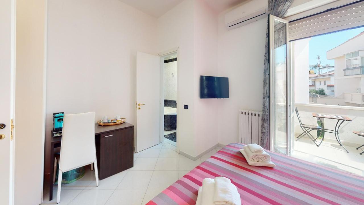 B E B Le Terrazze Sul Mare Bed & Breakfast Катандзаро Екстериор снимка