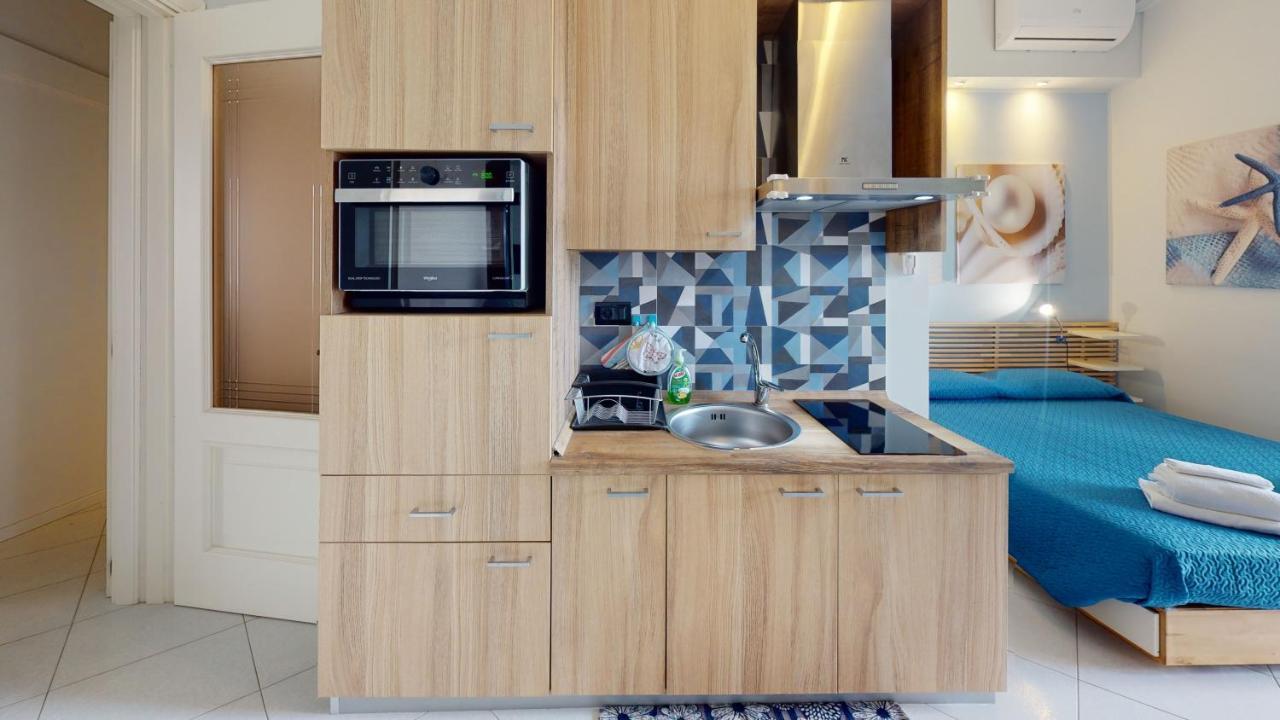 B E B Le Terrazze Sul Mare Bed & Breakfast Катандзаро Екстериор снимка